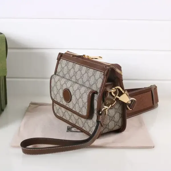 GUCCI MESSENGER BAG WITH INTERLOCKING - Image 2