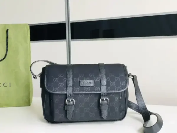 GUCCI MESSENGER BAG
