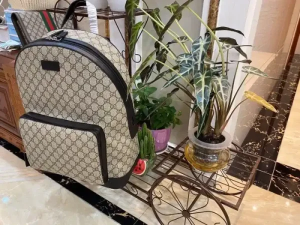 GUCCI MEDIUM GG BACKPACK WITH TAG - Image 6