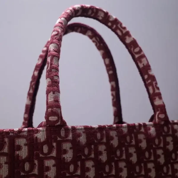 Dior Tote Book Red Print - Image 3
