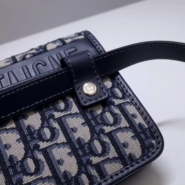 Dior 30 Montaigne Pouch - Image 4