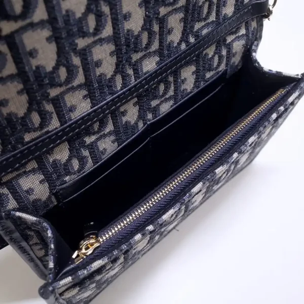 Dior 30 Montaigne Pouch - Image 8