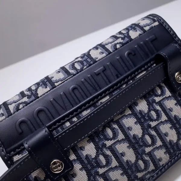 Dior 30 Montaigne Pouch - Image 3