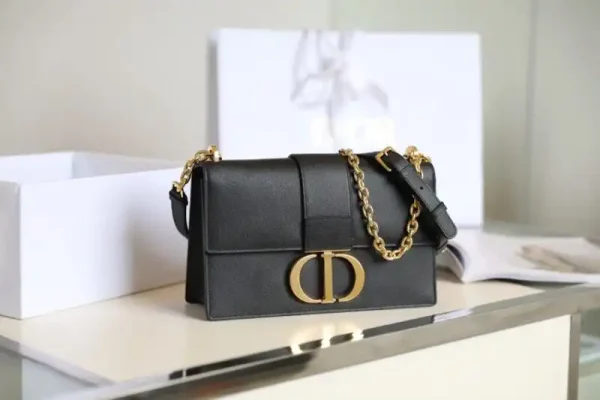 Dior 30 Montaigne Black Grain