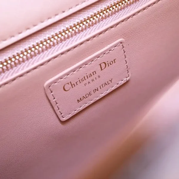Dior 30 Montaigne Pink - Image 3