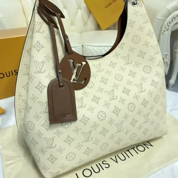 Louis Vuitton Carmel White - Image 4