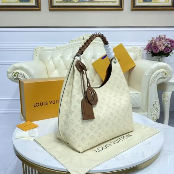 Louis Vuitton Carmel White - Image 5