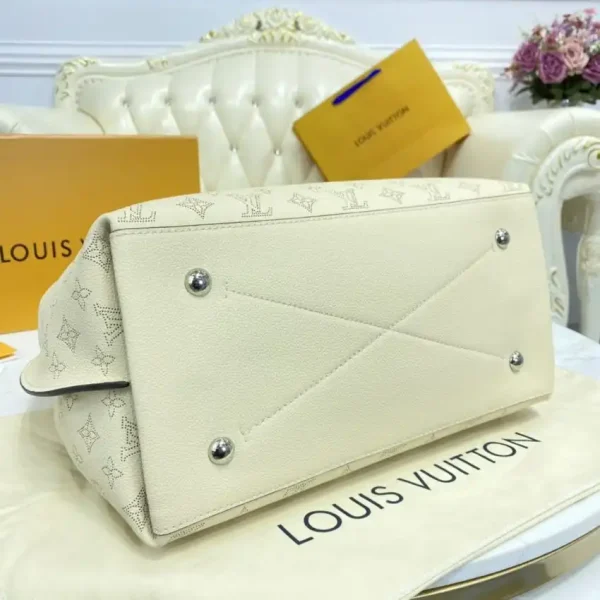 Louis Vuitton Carmel White - Image 2