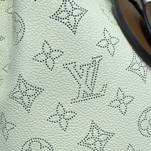 Louis Vuitton Carmel White - Image 8