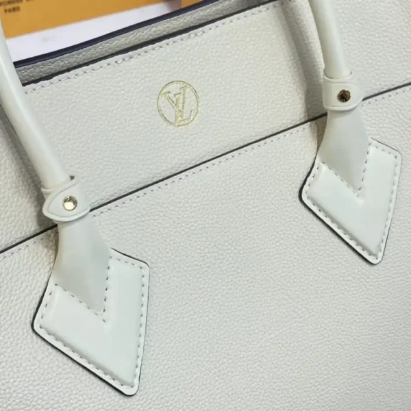 Louis Vuitton On My Side All White - Image 9