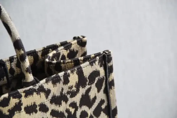 Dior Tote Book Leopard Print - Image 3