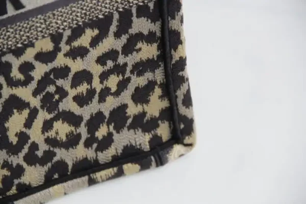 Dior Tote Book Leopard Print - Image 7