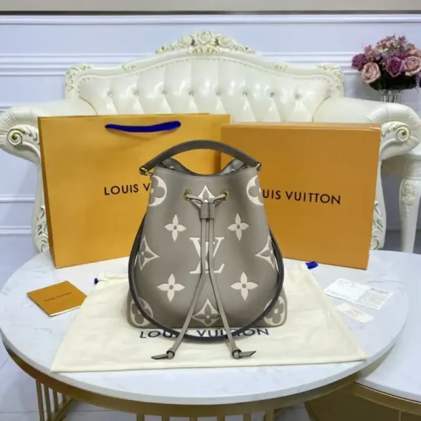 Louis Vuitton Noe  Bucket Beige MM
