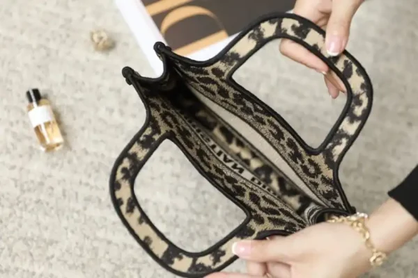 Dior Tote Book Mini Leopard - Image 5