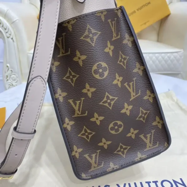 Louis Vuitton On My Side White - Image 4