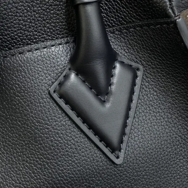 Louis Vuitton On My Side PM Black - Image 2