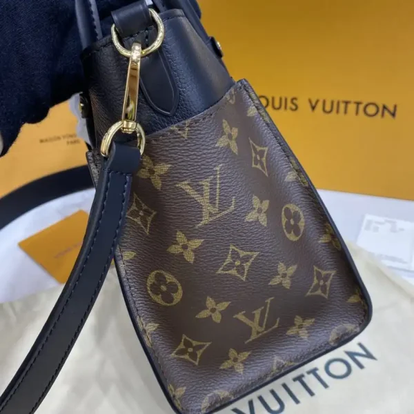 Louis Vuitton On My Side PM Black - Image 6