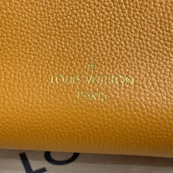 Louis Vuitton On My Side PM Brown - Image 6