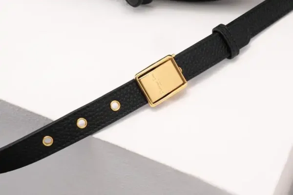 Dior Bobby Black Grained - Image 2