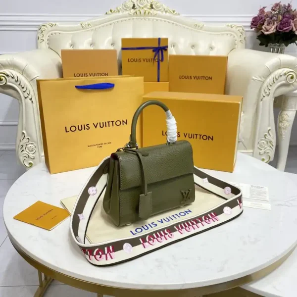 Louis Vuitton Cluny Mini Green - Image 6