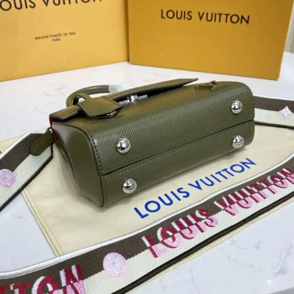 Louis Vuitton Cluny Mini Green - Image 7