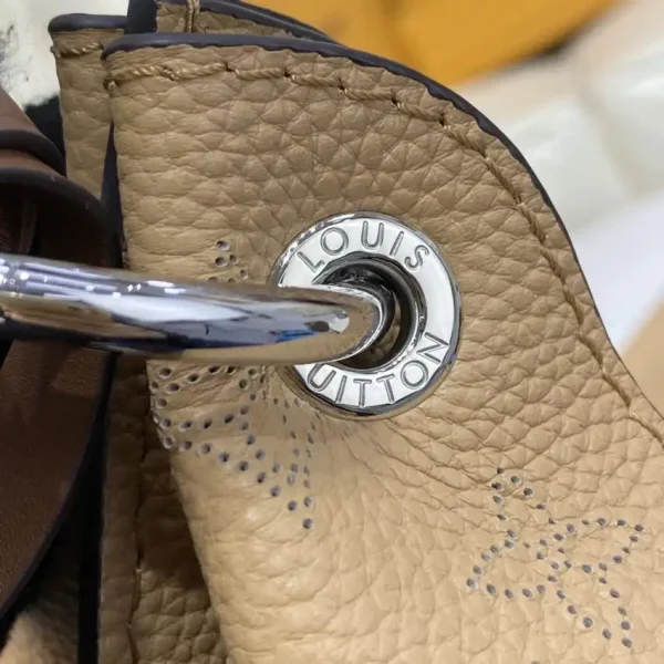 Louis Vuitton Carmel Beige - Image 3