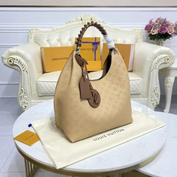 Louis Vuitton Carmel Beige - Image 5