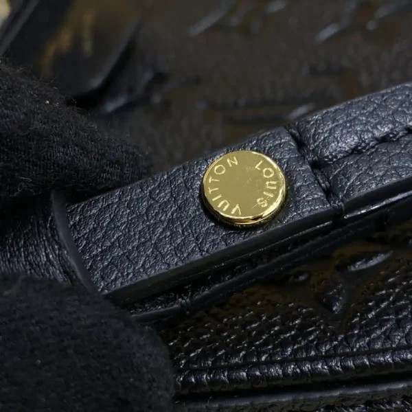 Louis Vuitton Easy Pouch Black - Image 9