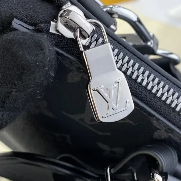Louis Vuitton Sac Plat Cross - Image 7