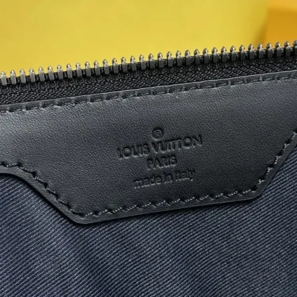 Louis Vuitton Sac Plat Cross - Image 9