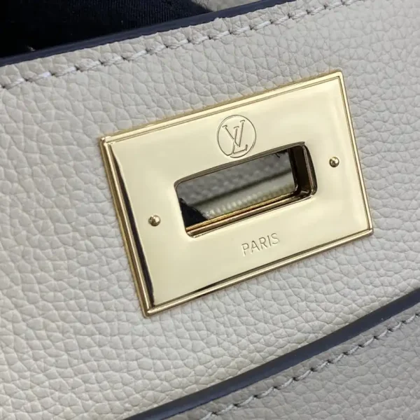 Louis Vuitton On My Side Beige - Image 3