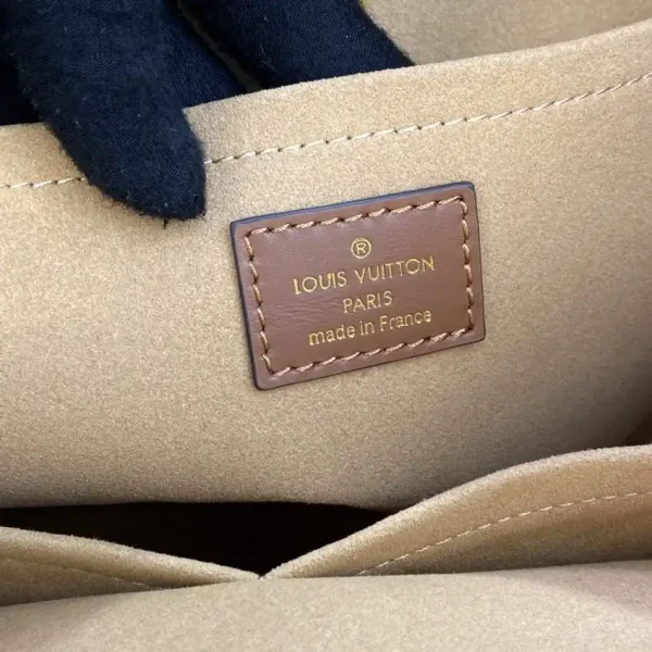 Louis Vuitton On My Side Apricot - Image 10