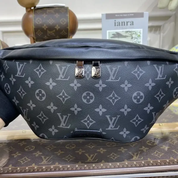 Louis Vuitton Bumbag Discovery Black - Image 4