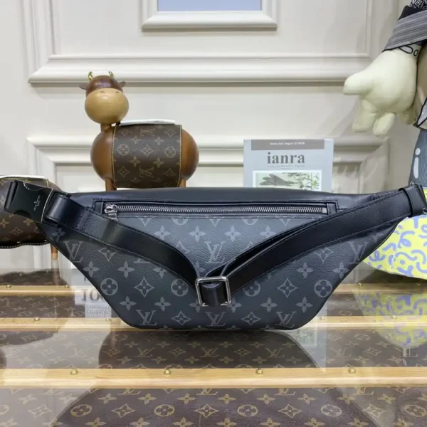 Louis Vuitton Bumbag Discovery Black - Image 7