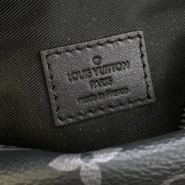 Louis Vuitton Bumbag Discovery Black - Image 8