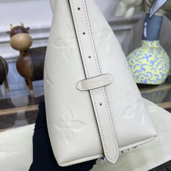 Louis Vuitton Carry All White - Image 6
