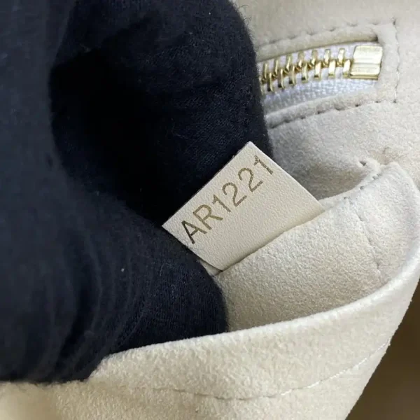 Louis Vuitton Carry All White - Image 9