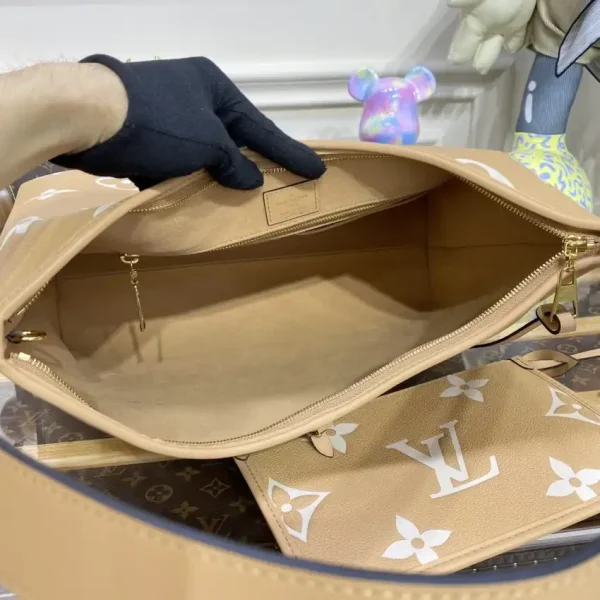 Louis Vuitton Carry All Apricot - Image 5