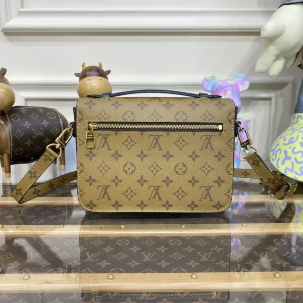 Louis Vuitton Pochette Metis Brown Canvas - Image 4