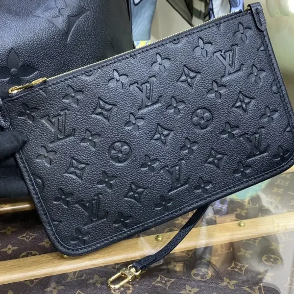 Louis Vuitton Carry All Black - Image 4