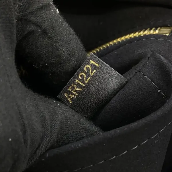 Louis Vuitton Carry All Black - Image 9