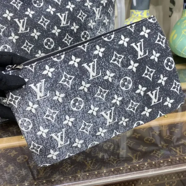 Louis Vuitton Neverfull MM Denim - Image 7