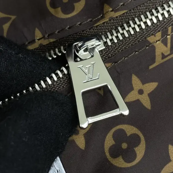 LV OnTheGo Silver Soft - Image 7