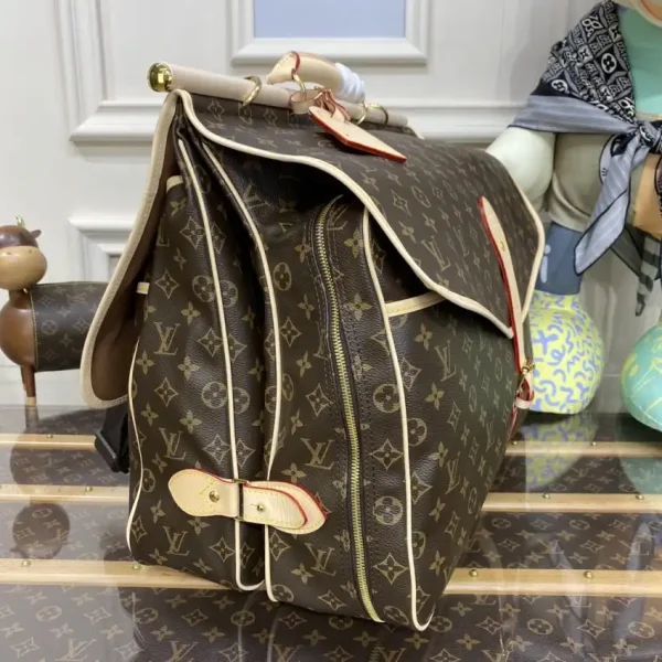 Louis Vuitton Hunting Bag - Image 9