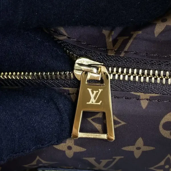 LV OnTheGo Green Soft - Image 2