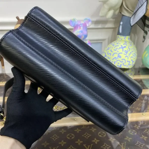 Louis Vuitton Twist Black With Chain - Image 9
