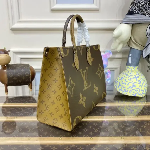 Louis Vuitton OnTheGo Brown Canvas - Image 3