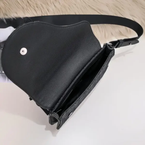 Dior  Messenger Black Oblique - Image 5