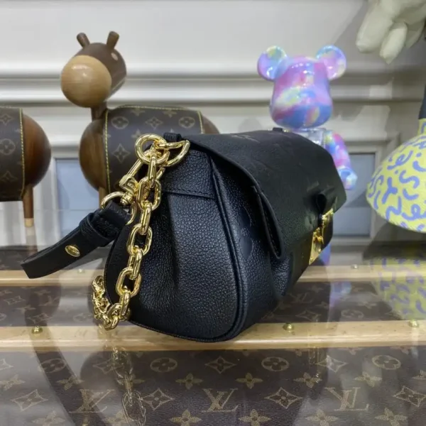 Louis Vuitton Favorite Black - Image 9