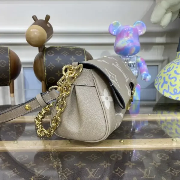 Louis Vuitton Favorite Beige - Image 3